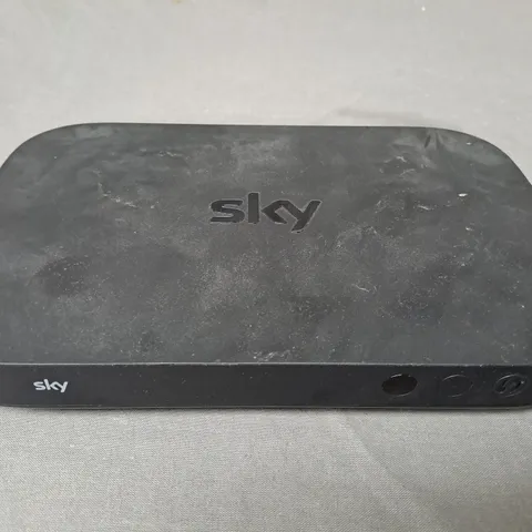 SKY EM150 Q MINI BOX