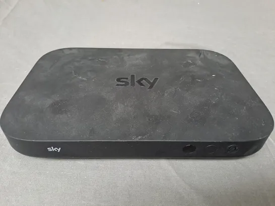 SKY EM150 Q MINI BOX