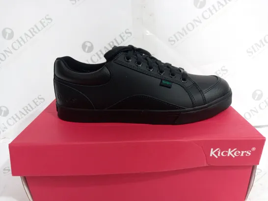 BOXED KICKERS TOVNI LO MIX LEATHER IN BLACK - SIZE 42