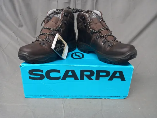 BOXED PAIR OF SCARPA TERRA GTX BOOTS IN BROWN UK SIZE 6.5