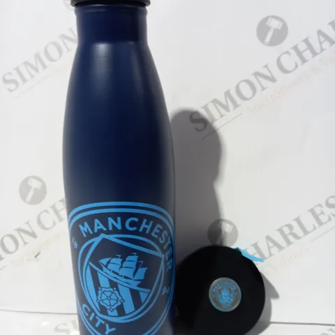 MANCHESTER CITY BADGE & TRAVEL BOTTLE SET