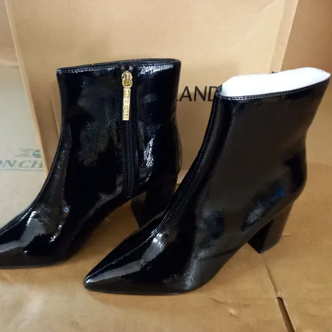 PAIR OF RIVER ISLAND PIANO BLACK BOOTS - UK 5