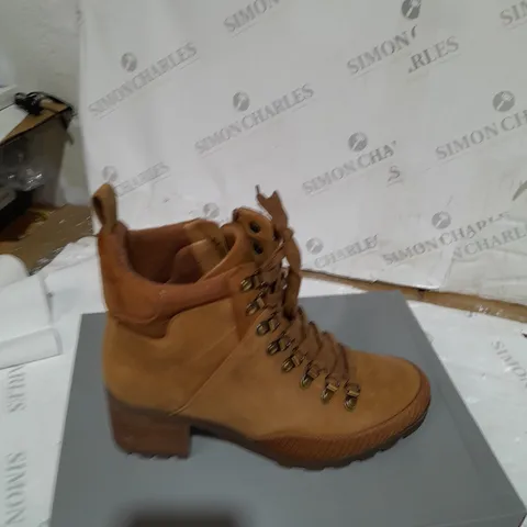 BOXED VIONIC SPENCER BOOT TOFFEE SIZE 6.5