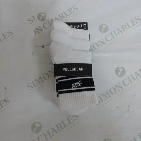 PULL & BEAR SET OF 3 SOCKS IN WHITE - MEDIUM