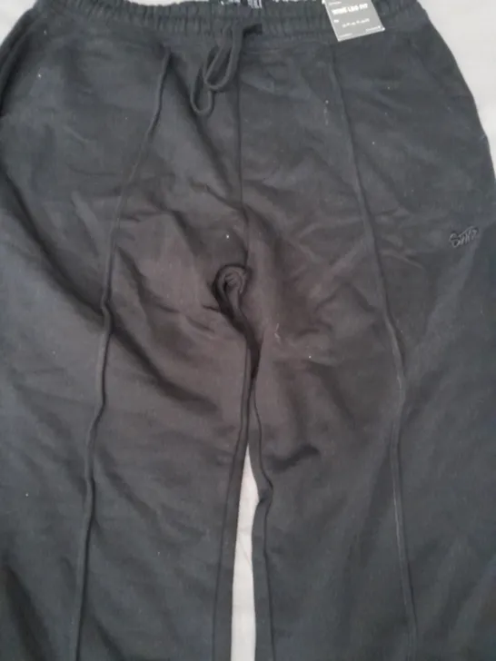 PULL & BEAR JOGGERS IN BLACK SIZE UK MEDIUM