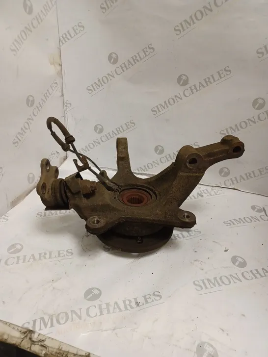 STEERING KNUCKLE FOR CAR.