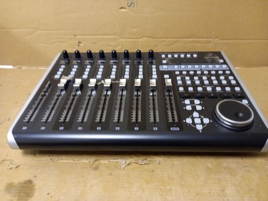 BEHRINGER X-TOUCH UNIVERSAL CONTROL SURFACE WITH 9 TOUCH-SENSITIVE MOTOR FADERS