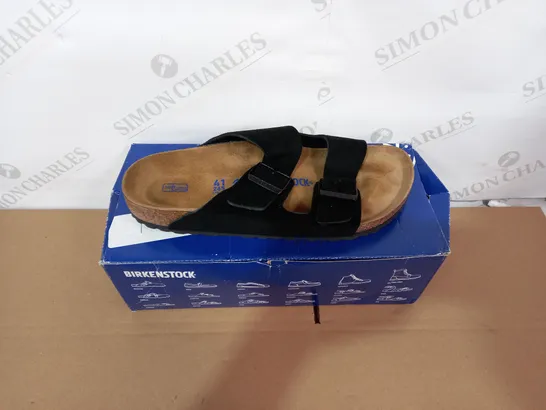BOXED PAIR OF BIRKENSTOCK SANDALS SIZE 41