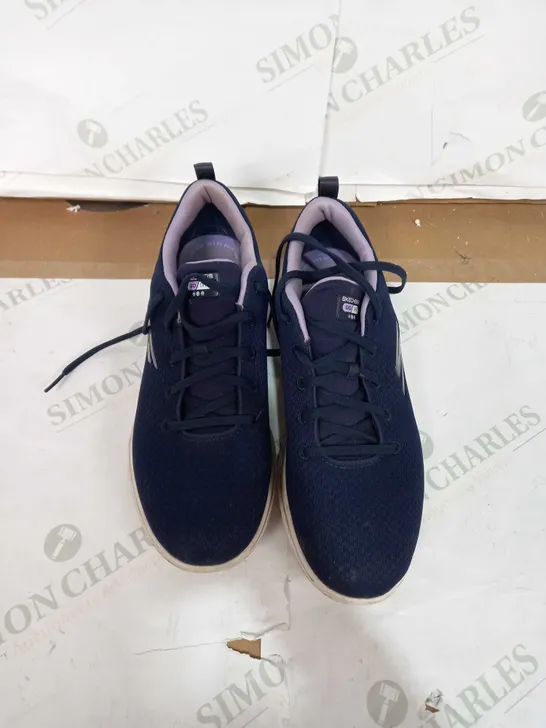 NAVY ULTRA GO SKETCHERS TRAINER SIZE UK 6