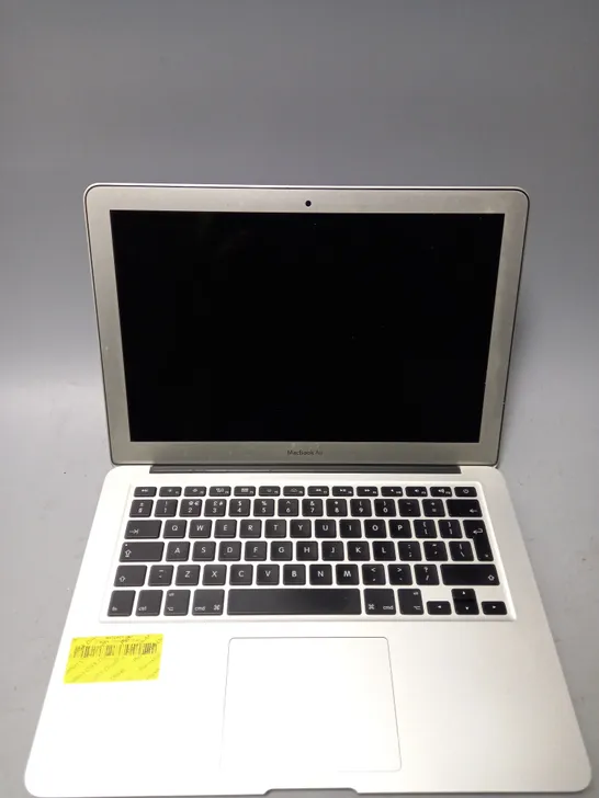 APPLE MACBOOK AIR 13" 2017 IN SILVER