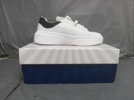 SKECHERS COURT CLASSICS TRAINERS WHITE SIZE 6