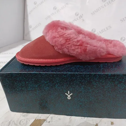 EMU AUSTRALIA "JOLIE" SLIPPERS - UK SIZE 7, PINK