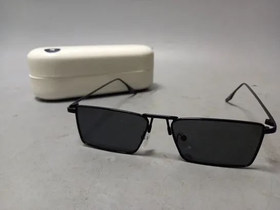 BOXED RAY BAN BLACK TINTED SUNGLASSES 