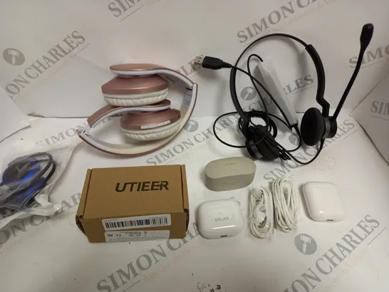 APPROXIMATELY 20 ASSORTED SOUND/HEADSET ACCESSORIES TO INCLUDE WIRELESS EARPHONES, USB HEADSET, CHARGING CASES ETC 