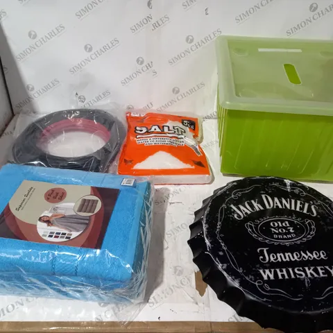 BOX OF APPROX 5 ASSORTED ITEMS TO INCLUDE JACK DANIELS SIGN, BATH TOWELS, A STORAGE BOX, ETC. 