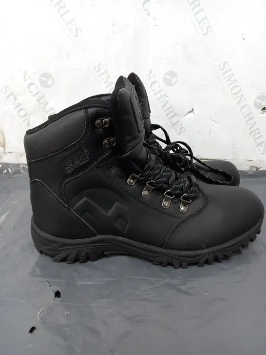 PAIR OF GELERT HIGH RISE WALKING BOOTS IN BLACK - 9.5