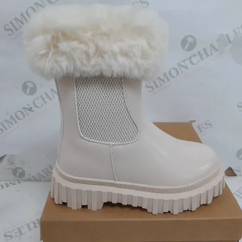 BOXED PAIR OF SIDE ZIP FAUX FUR BOOTS IN CREAM - SIZE 26