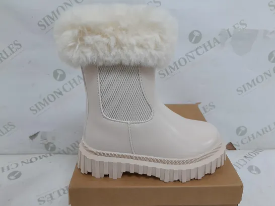 BOXED PAIR OF SIDE ZIP FAUX FUR BOOTS IN CREAM - SIZE 26