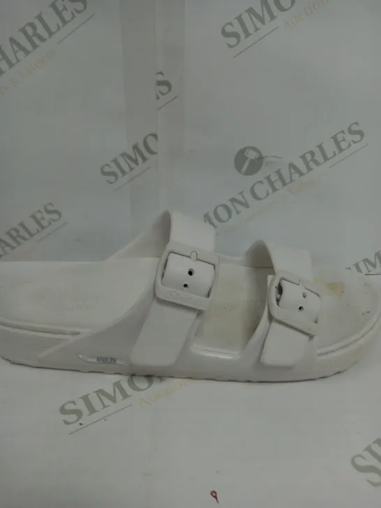 SKETCHERS FOAMIES WHITE SANDAL SIZE 8