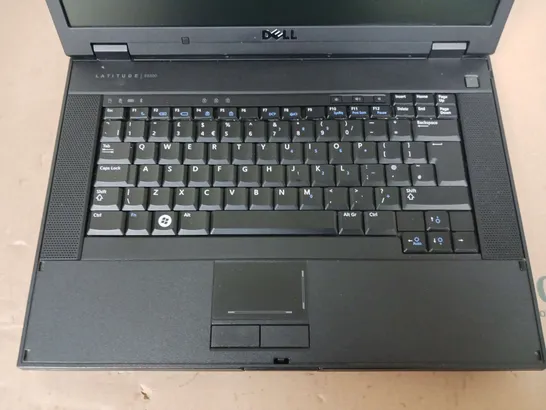 DELL LATITUDE E5500 15 INCH	 CORE 2 DUO P8400 2.26GHZ