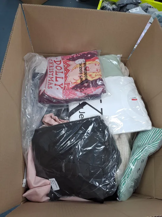 BOX OF APPROX. 50 ASSORTED CLOTHING VARYING IN SIZE/COLOUR/STYLE TO INCLUDE:  TOPS, TROUSERS, JUMPERS