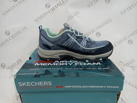 BOXED SKECHERS TREGO LOOKOUT POINT WATERPROOF HIKER SHOES, SLATE - SIZE 4