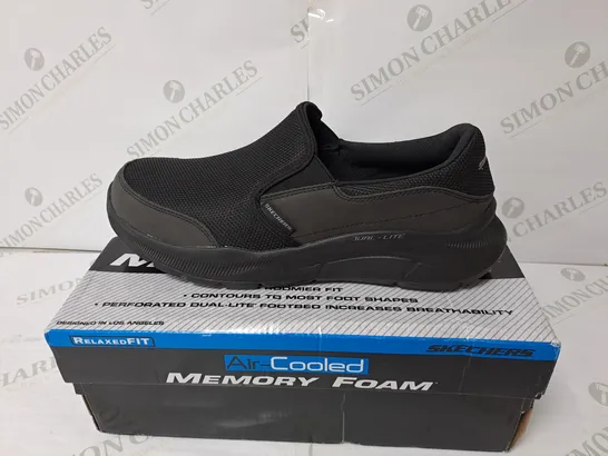 BOXED PAIR OF SKETCHERS RELAXED FIT JUAL-LITE EQUALIZER SHOES - BLACK // SIZE: 9 UK 