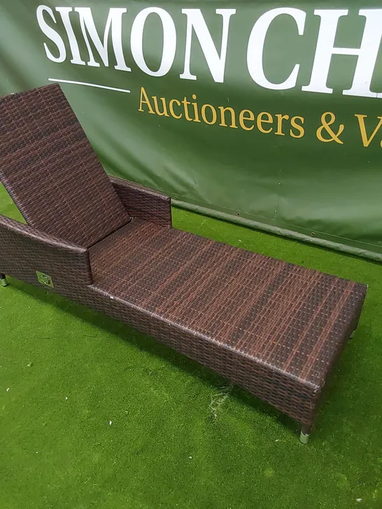 DESIGNER MANUAL ADJUSTABLE SUNLOUNGER IN CHOCOLATE MIX RATTAN 