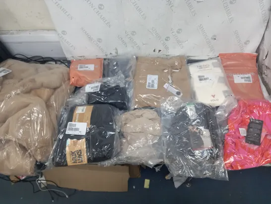 BOX OF APPROXIMATELY 10 ASSORTED BAGGED PIECES OF CLOTHING IN VARIOUS STYLES, SIZES, AND BRANDS 