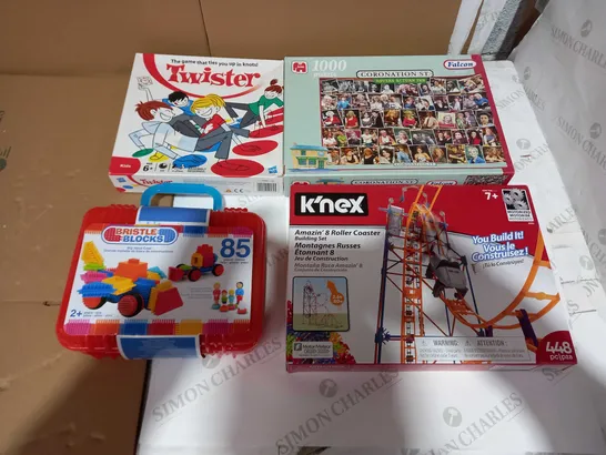 LOT OF APPROX 4 ASSORTED PUZZLES AND BUILDING TOYS TO INCLUDE TWISTER, BRISTLE BLOCKS, K'NEX ETC
