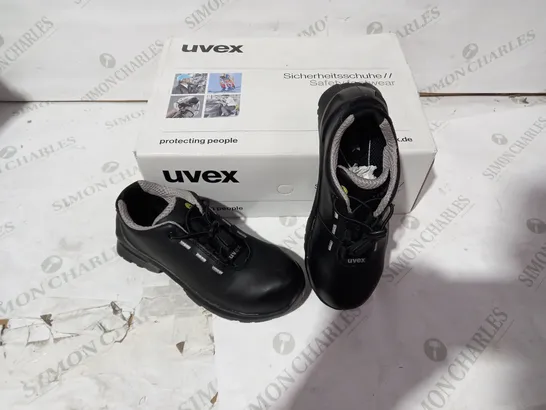 BOXED BRAND NEW PAIR OF UVEX BLACK SAFETY SHOES - SIZE 35