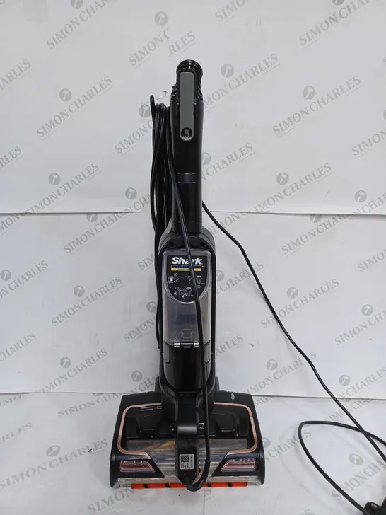 SHARK CORDED STICK VACUUM HZ500UKT