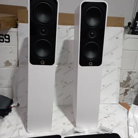 BOXED ACOUSTICS 5040 SPEAKERS IN WHITE (2BOXES)
