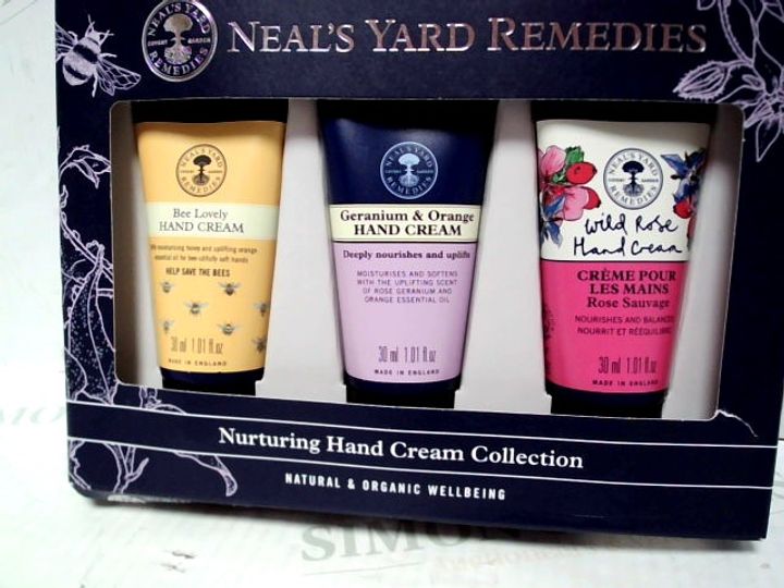  NURTURING HAND CREAM COLLECTION 3146406Simon Charles Auctioneers