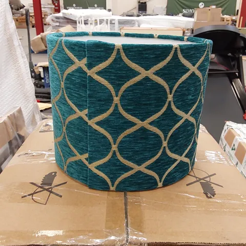 BOXED VELVET DRUM LAMP SHADE - SCREW ON (1 BOX)