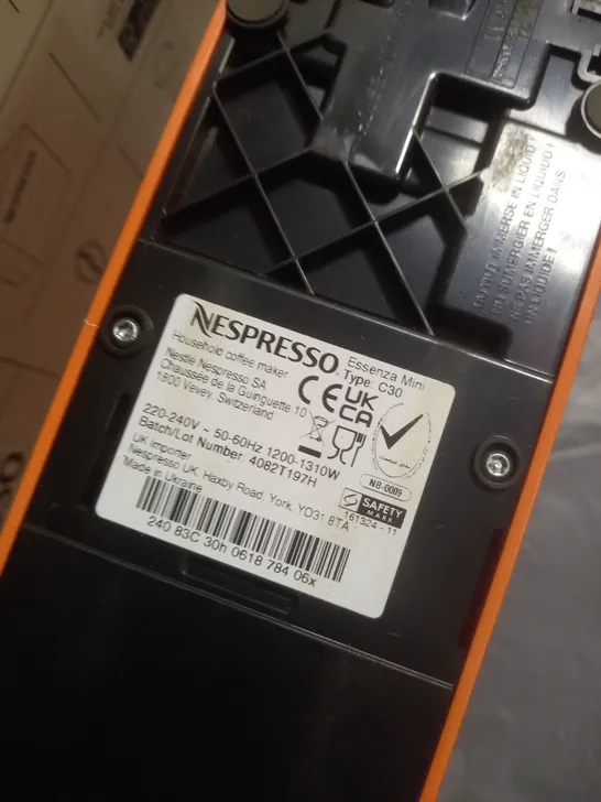 BOXED NESPRESSO ESSENZA MINI C30 IN ORANGE