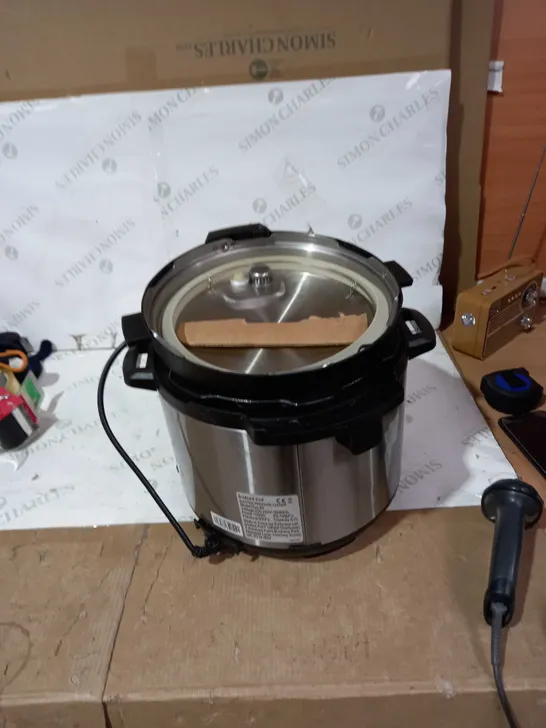 INSTANT POT DUO SMART PRESSURE COOKER