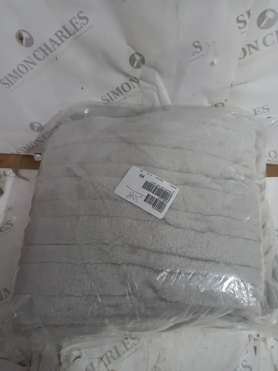 BOXED COZEE HOME VELVETSOFT HEATED THROW IN LIGHT GREY