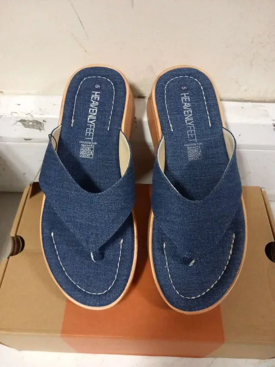 BOXED HEAVENLY FEET QUEENIE DARK DENIM SIZE 5