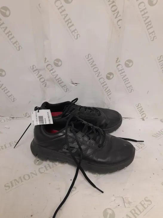 SKECHERS WORK SLIP RESISTANT BLACK SIZE 5