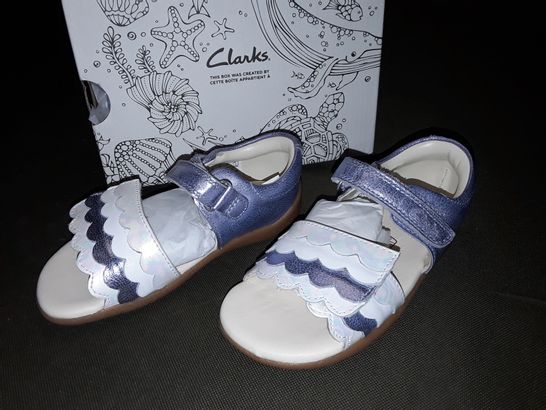 BOXED PAIR OF CLARK'S ZORA CORAL LEATHER SHOES IN LIGHT BLUE - UK 7.5