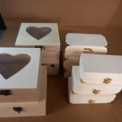 LOT OF 16 ASSORTED WOODEN BOXES - 6X HEART / 10X SMALL