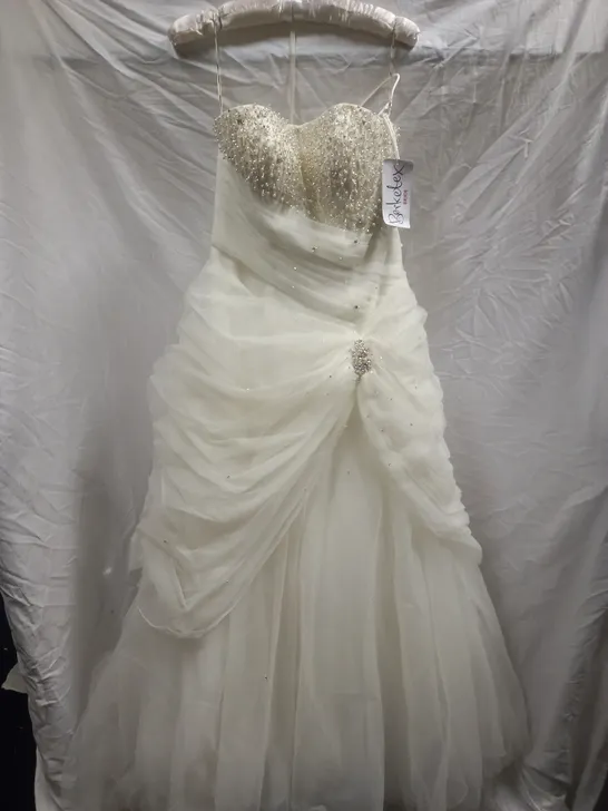 BERKETEX BRIDE TOM FLOWERS LUNA TF5577 WEDDING DRESS, DIAMOND WHITE - SIZE 14