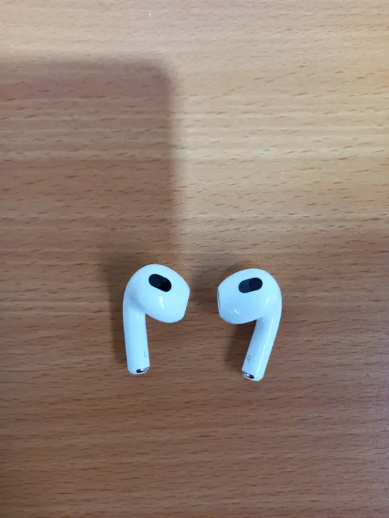 APPLE AIRPOD 3RD GENERATION