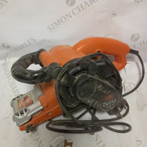 BLACK & DECKER INNOVATIVE BELT SANDER 