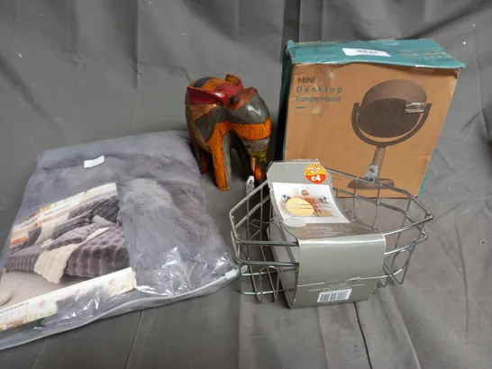LARGE BOX OF ASSORTED HOUSEHOLD ITEMS TO INCLUDE CORNER SUCTION CADDY, SOFA COVERS AND ORNAMENTS