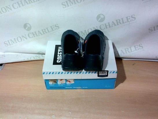 BOXED PAIR OF SAFETY JOGGER SHOES SIZE 37/38