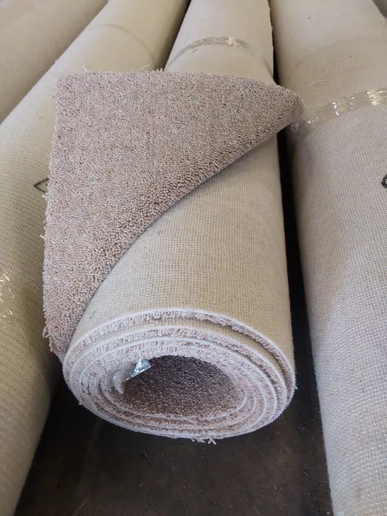 ROLL OF QUALITY DIM HEARHERS CARPET // SIZE APPROX: 4m X 3.34m