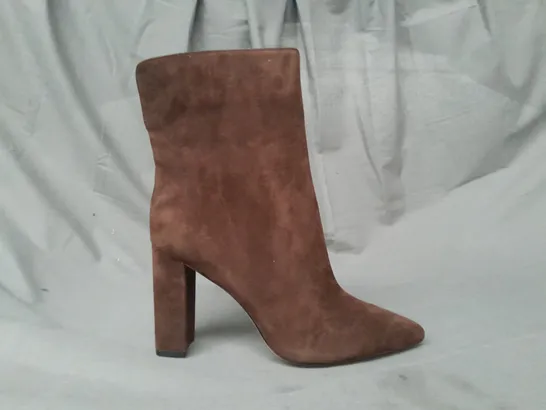 BOXED PAIR OF ALDO POINTED TOE HIGH BLOCK HEEL ANKLE BOOTS IN BROWN UK SIZE 6