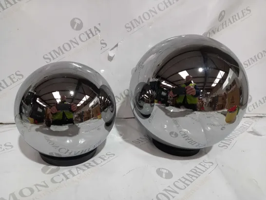 BOXED KELLY HOPPEN SET OF 2 INDOOR OUTDOOR PRELIT GLASS DECOR, REFLECTIVE ORBS